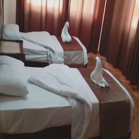 Al-Nujoom Hotel Suites Ammán Kültér fotó