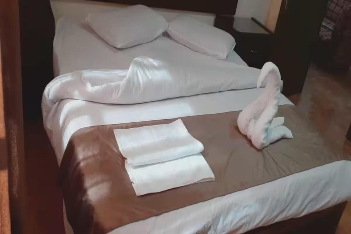 Al-Nujoom Hotel Suites Ammán Kültér fotó