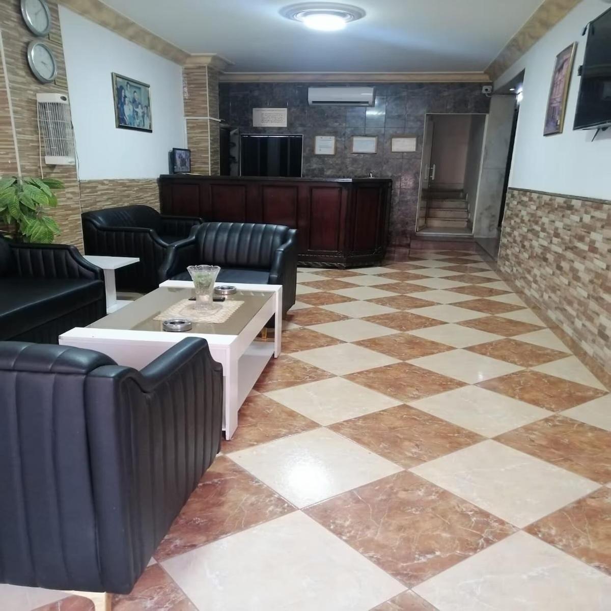 Al-Nujoom Hotel Suites Ammán Kültér fotó