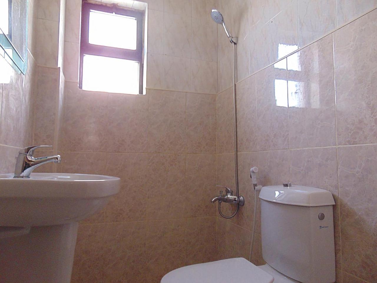 Al-Nujoom Hotel Suites Ammán Kültér fotó