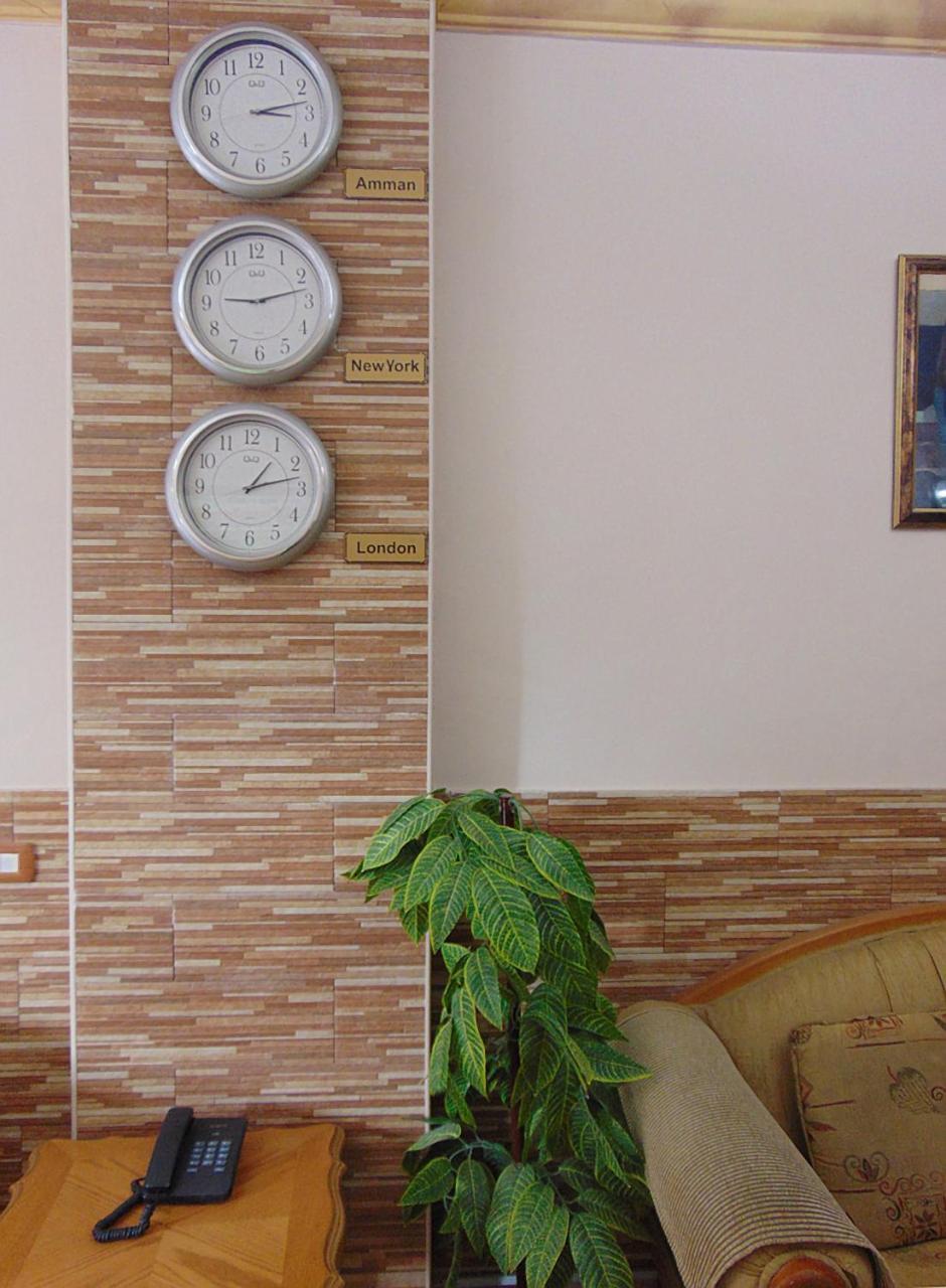 Al-Nujoom Hotel Suites Ammán Kültér fotó