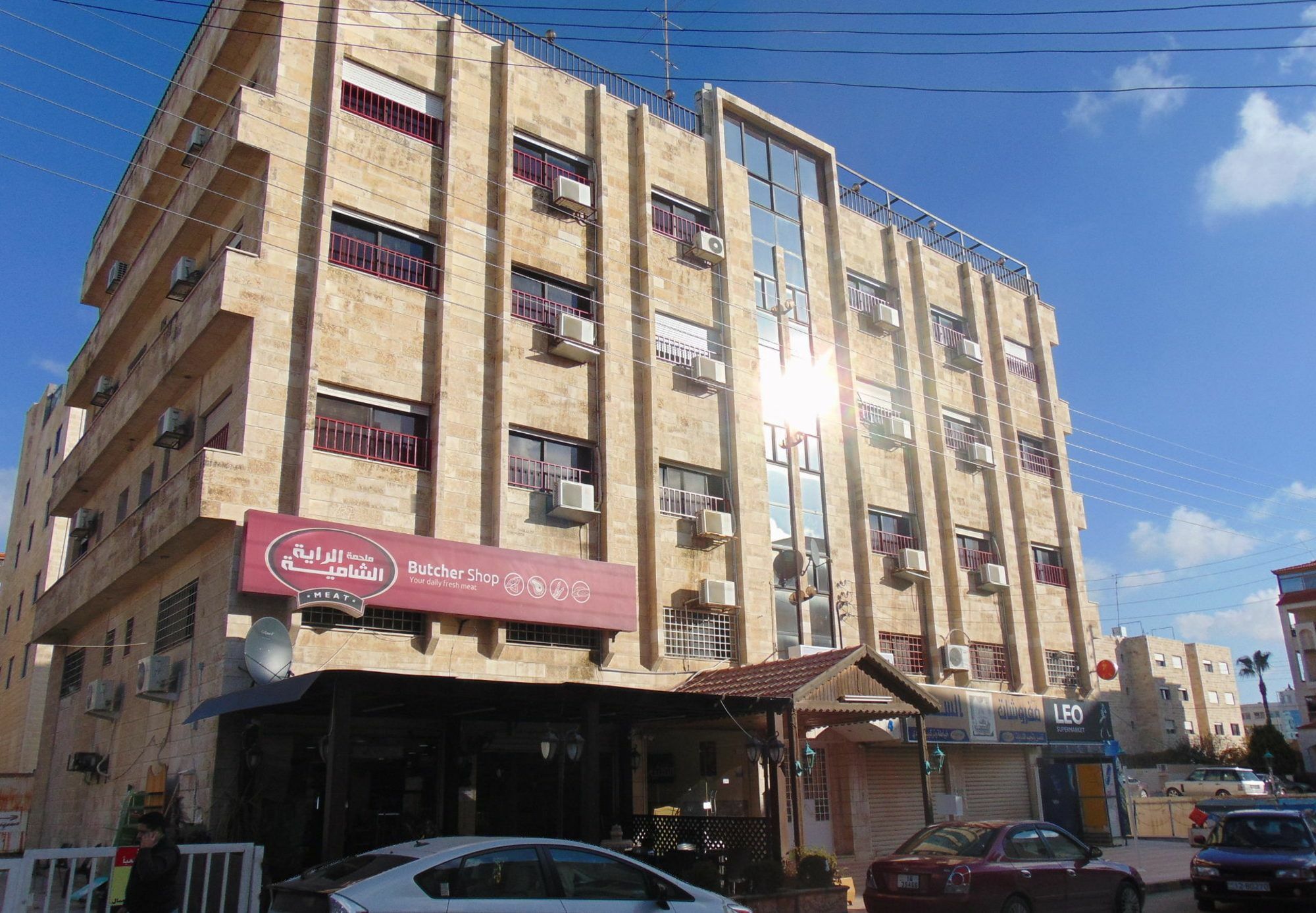 Al-Nujoom Hotel Suites Ammán Kültér fotó