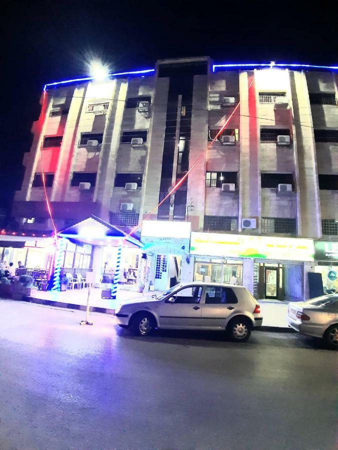Al-Nujoom Hotel Suites Ammán Kültér fotó